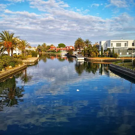 Leon Inmo Chanel - 15777 Apartman Empuriabrava